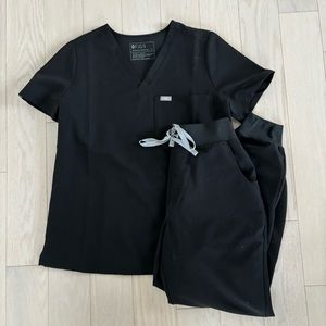 FIGS Black Catarina + High-waisted Zamora Scrub Set